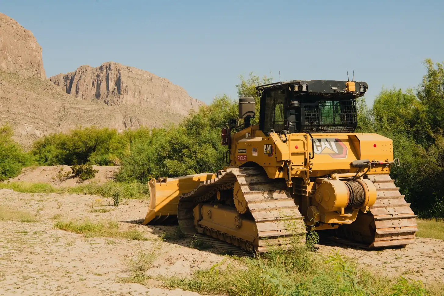 Sınır hattındaki dozer çalışmaları