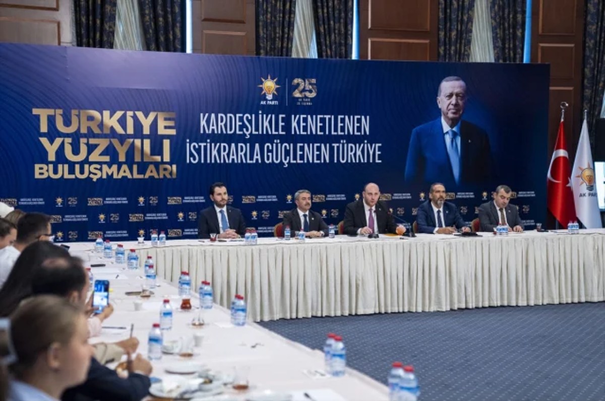 AK Parti’den Erken Seçim İddialarına Açıklama: Erdoğan’ın Yeniden Adaylığı İçin “Teknik Düzenleme” Sinyali