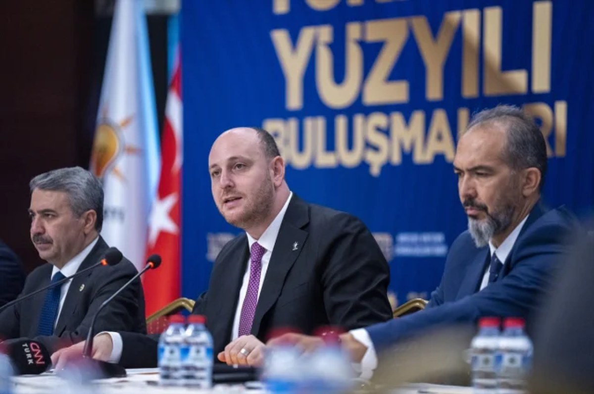 AK Parti’den Erken Seçim İddialarına Açıklama: Erdoğan’ın Yeniden Adaylığı İçin “Teknik Düzenleme” Sinyali