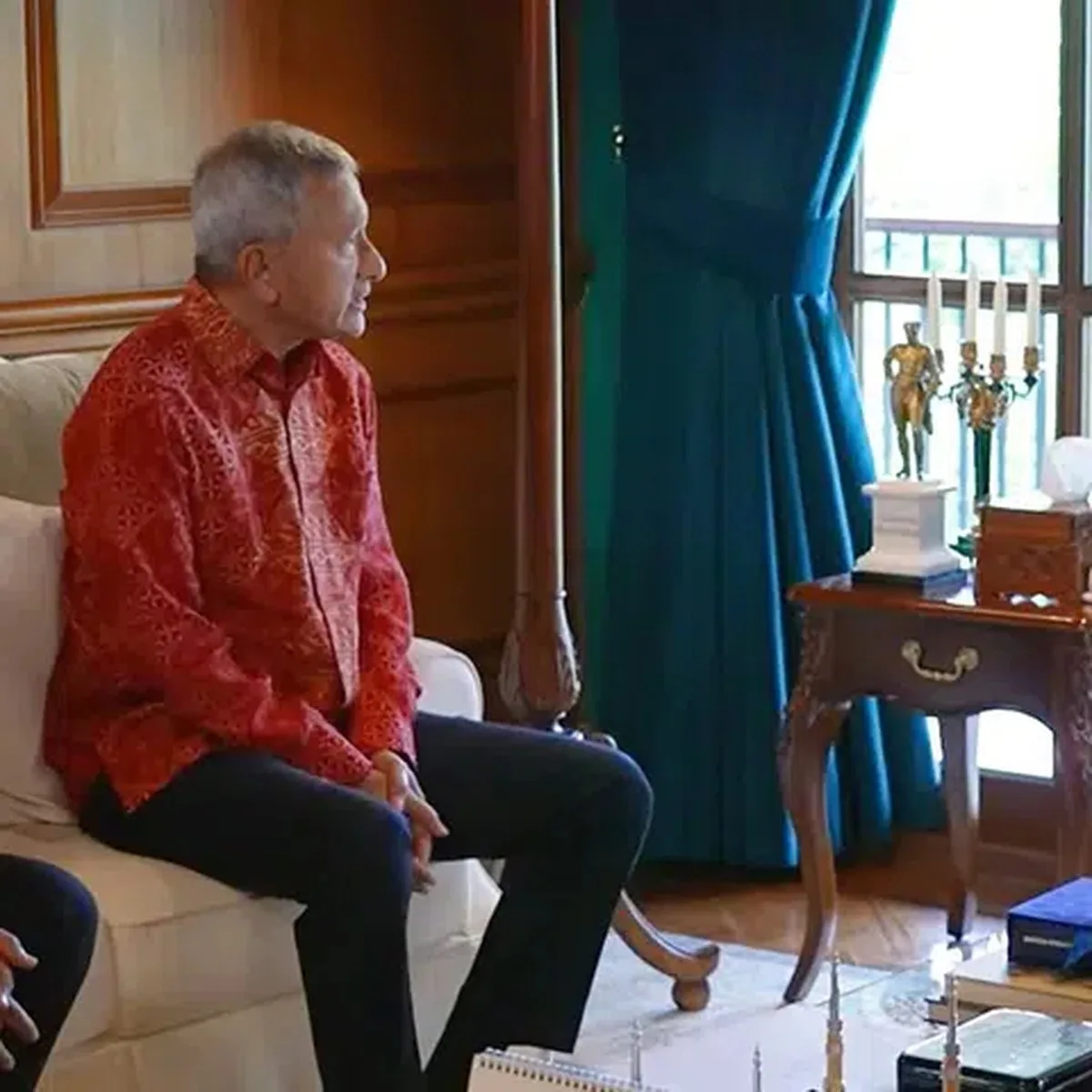 Foreign Minister Vivian Balakrishnan (left) meeting Indonesian President Prabowo Subianto in Bogor, West Java, on Oct 28.