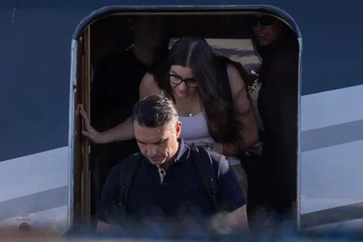 FILE PHOTO: Brazilian Senator Flavio Bolsonaro disembarks from a plane after arriving at Opa-locka Executive Airport near Miami, Florida, US, October 28, 2026. REUTERS/Eva Marie Uzcategui/File Photo