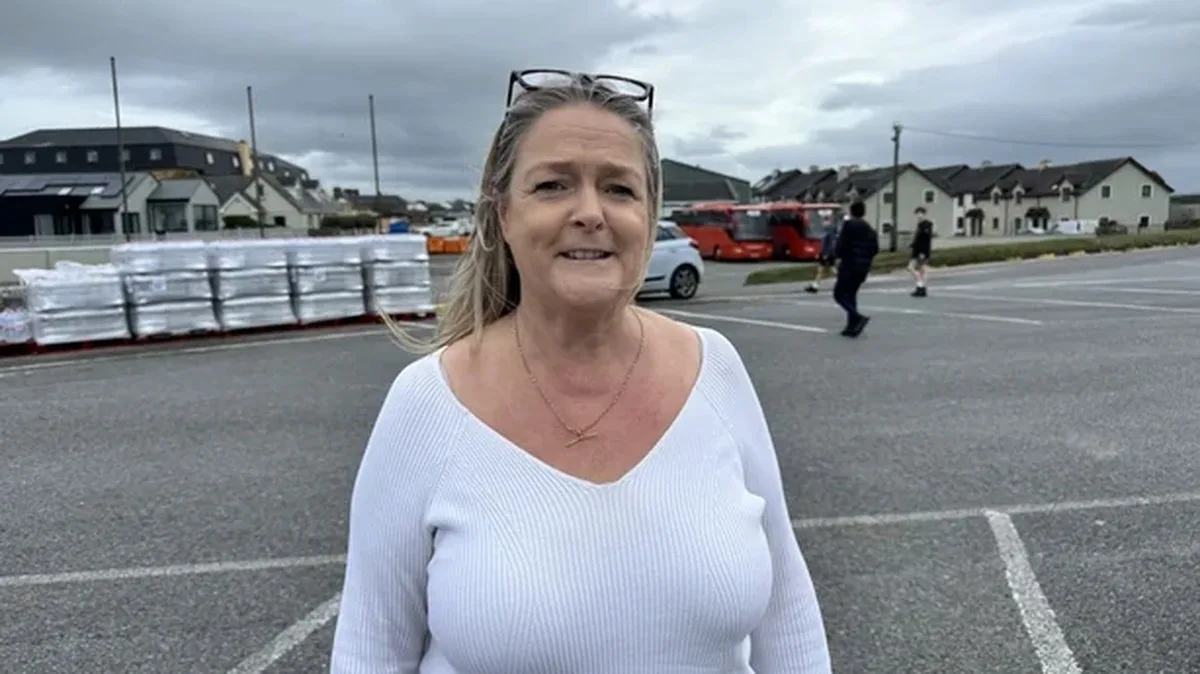 Geraldine Harris, Bary Gallagher water