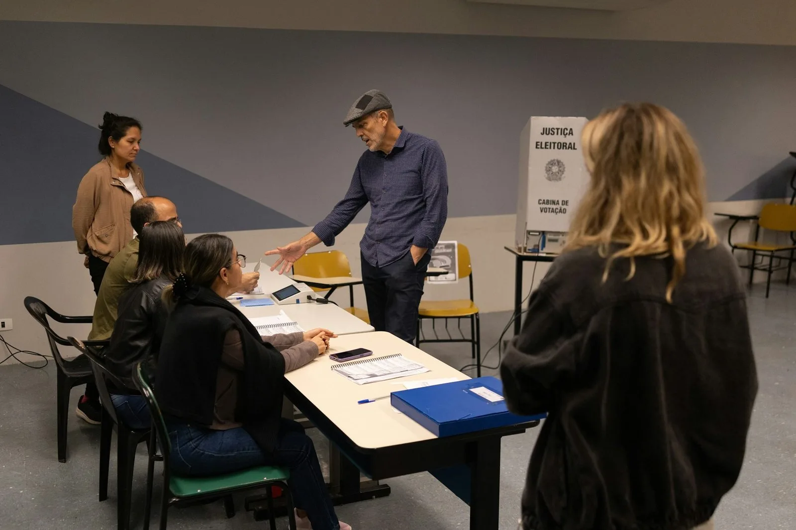 Voting time was extended by two hours in Brazil’s runoff election after requests from both presidential campaigns. Isaac Fontana/EPA