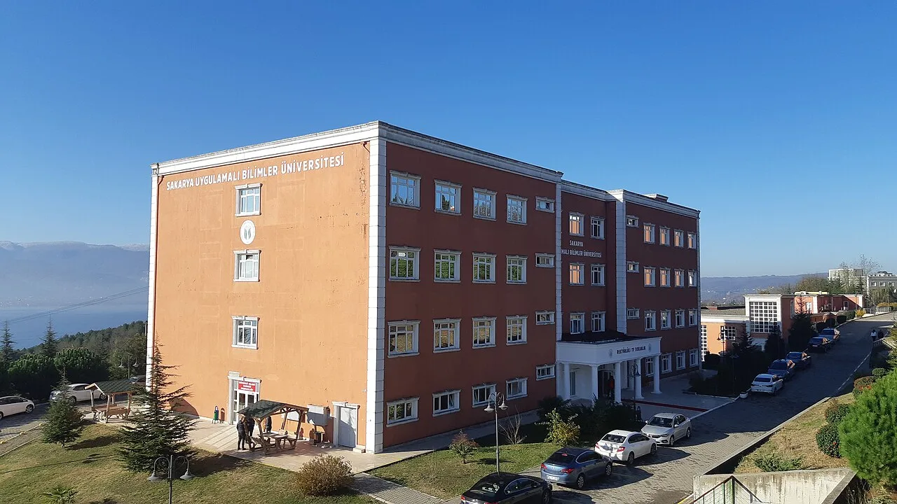 SUBÜ Rektörlük (2)