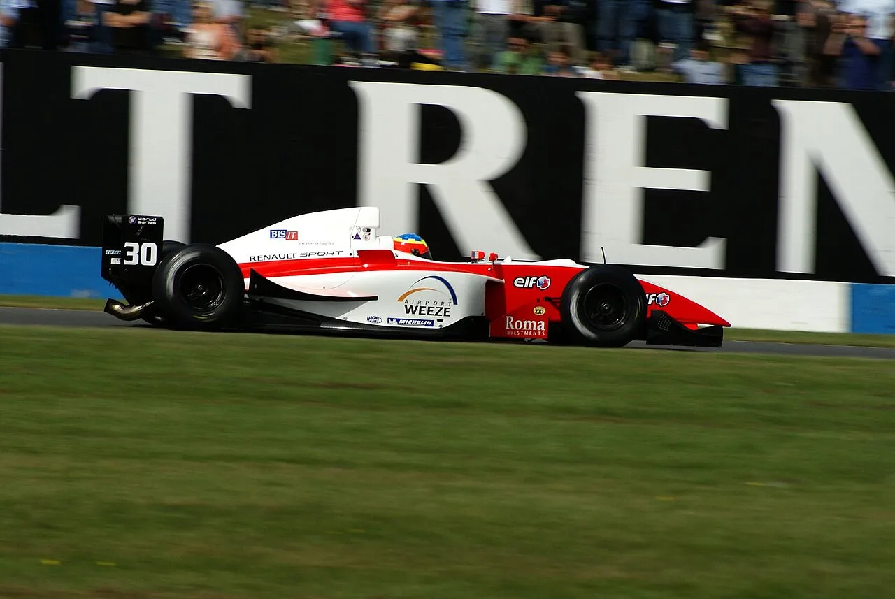 Buurman driving for Fortec Motorsport in the Donington Park round of the 2007 Formula Renault 3.5 Series season.